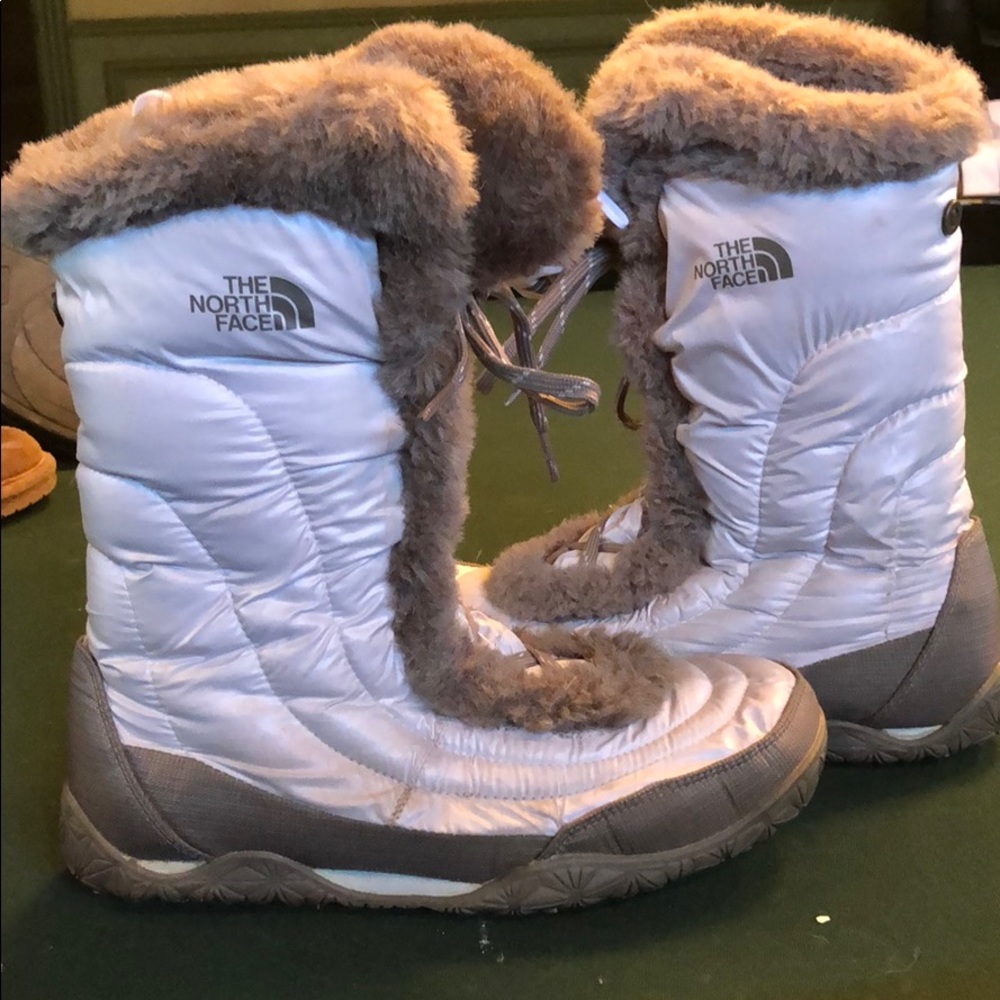 NORTH FACE goose down white and grey lace up boots